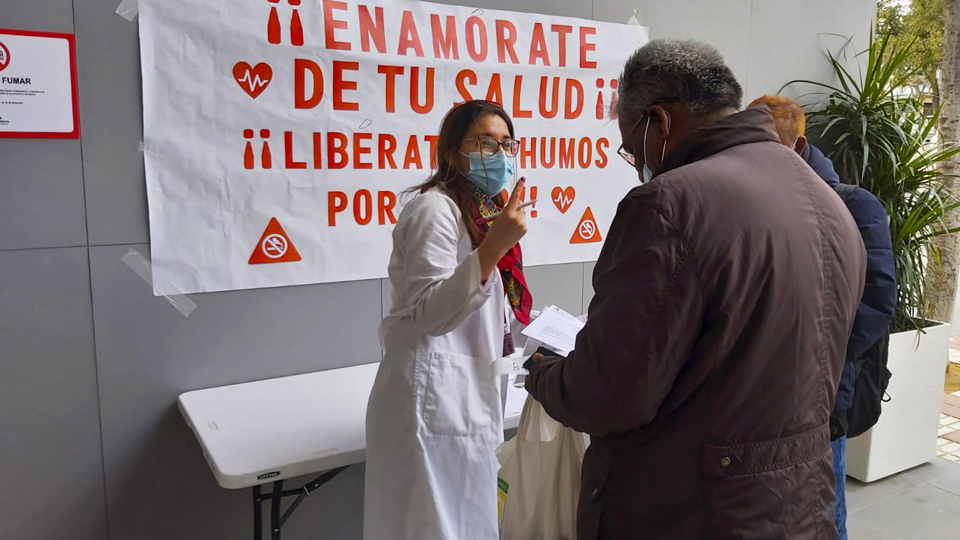 El centro de salud de San Pedro Alcántara celebra el Día de los Enamorados