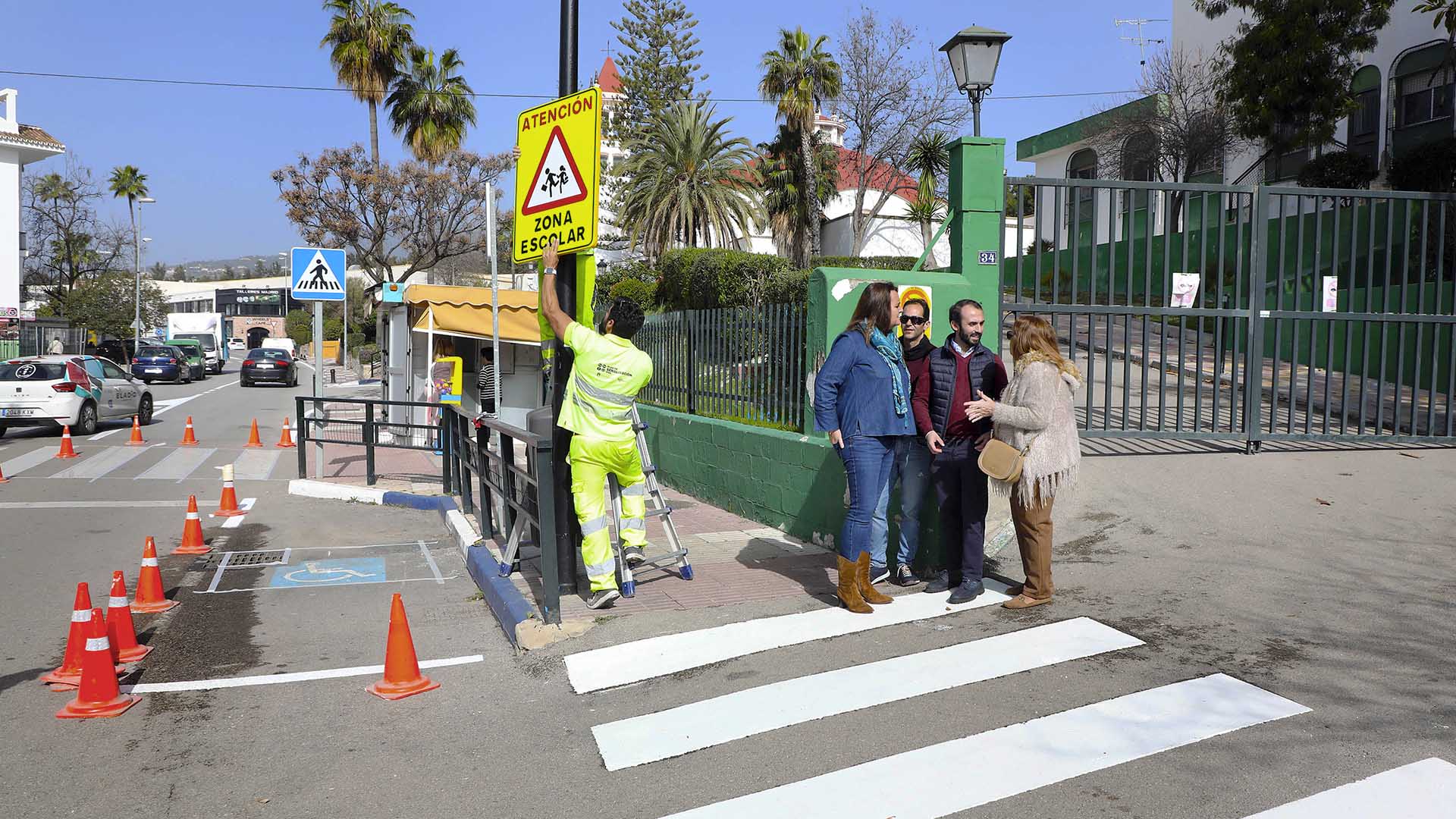 La Delegación de Tráfico mejora la seguridad vial en los centros educativos de Nueva Andalucía