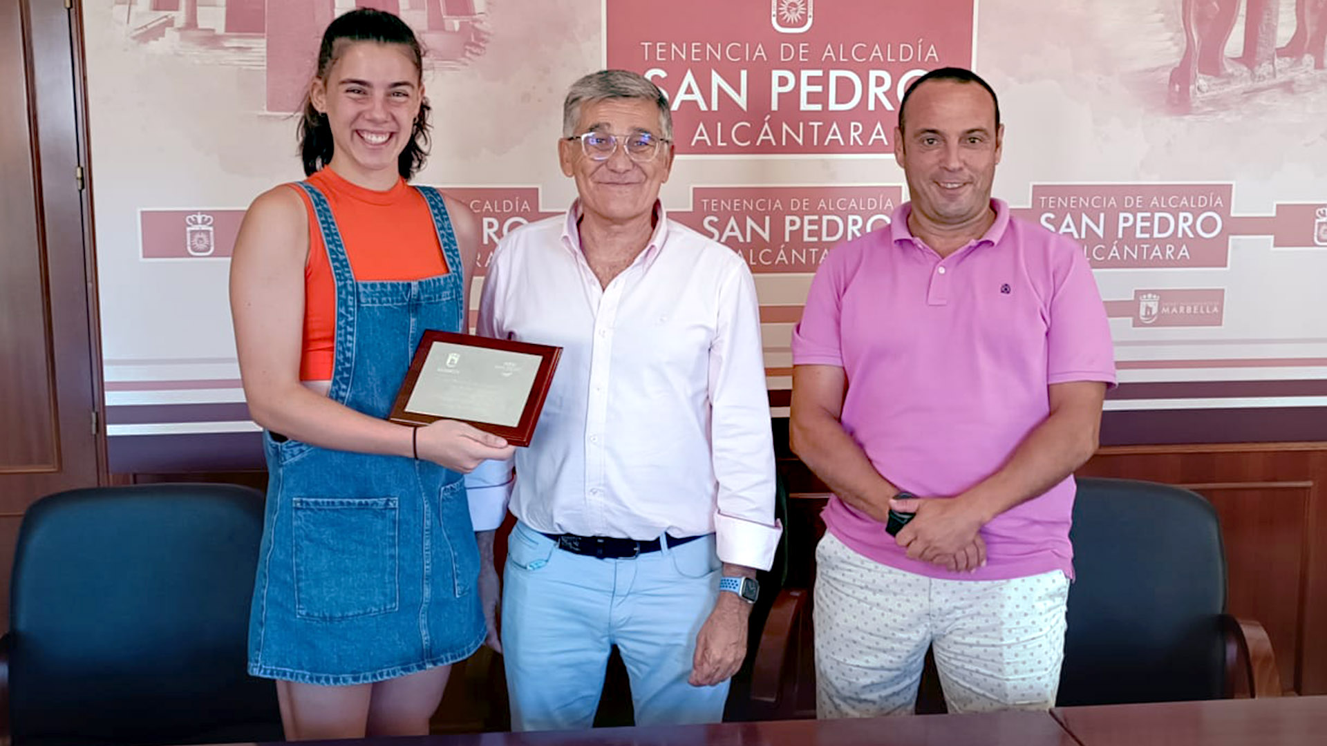 Reconocimiento a los jóvenes Carla Viegas y Manuel Pérez por sus éxitos deportivos